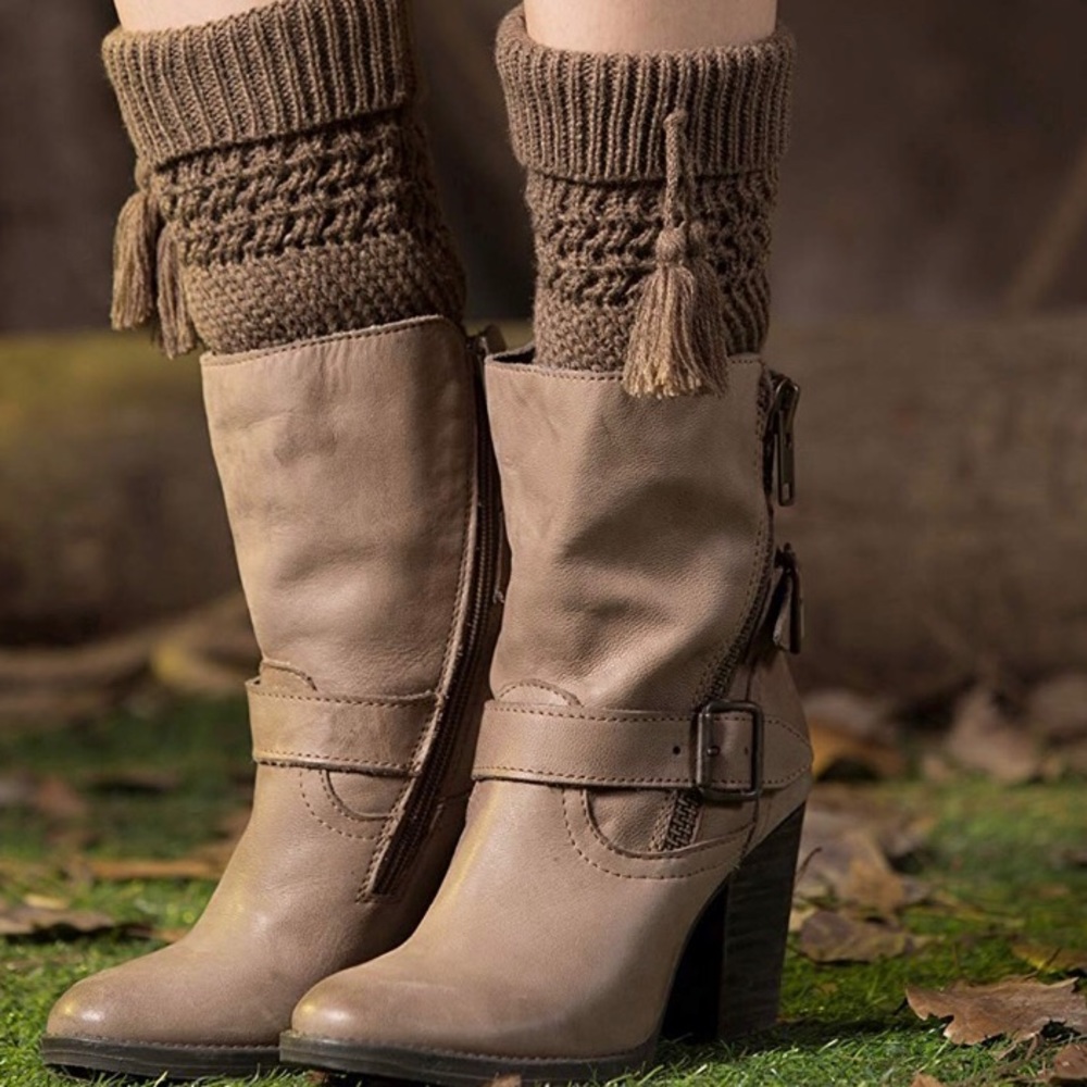 🎁❄️TAUPE POM POM SWEATER LEG WARMERS ! ⚡️⚡️